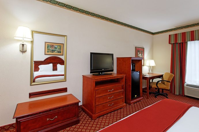 Imagen de la habitación del Hotel Holiday Inn Express & Suites Tupelo. Foto 14