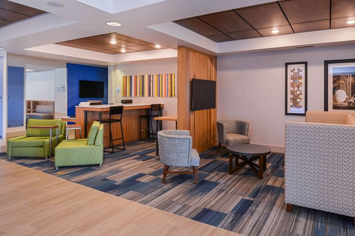 Imagen de los interiores del Hotel Holiday Inn Express & Suites Urbana-champaig. Foto 19