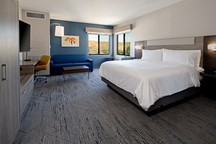 Imagen general del Hotel Holiday Inn Express & Suites - Valencia - Santa Clarita, an IHG. Foto 16