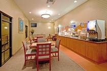 Imagen del bar/restaurante del Hotel Holiday Inn Express & Suites Ventura Harbor. Foto 5