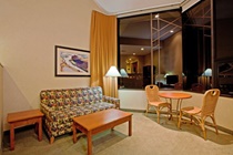 Imagen de la habitación del Hotel Holiday Inn Express & Suites Ventura Harbor. Foto 8