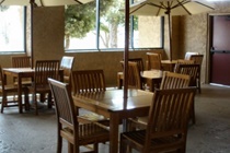 Imagen del bar/restaurante del Hotel Holiday Inn Express & Suites Ventura Harbor. Foto 6