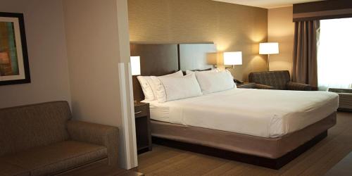 Imagen de la habitación del Hotel Holiday Inn Express & Suites Wichita Northeast, an IHG. Foto 5