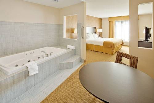 Imagen de la habitación del Hotel Holiday Inn Express & Suites York Ne - Market Street. Foto 8