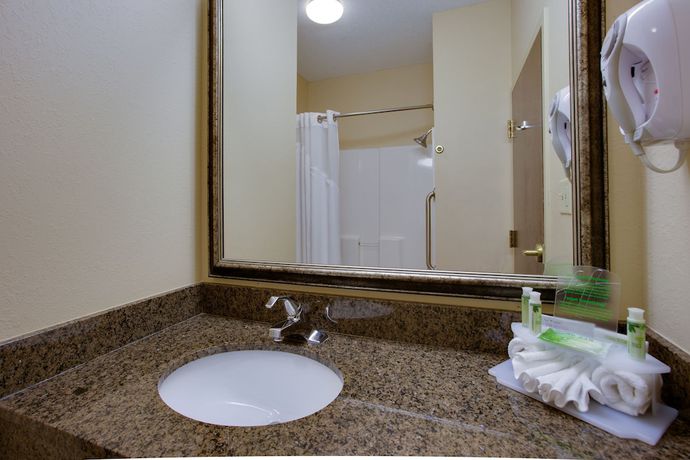 Imagen de la habitación del Hotel Holiday Inn Express and Stes Columbia I-20 at Clemson Rd, an IHG. Foto 14