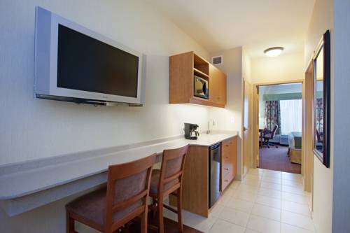 Imagen de la habitación del Hotel Holiday Inn Express and Suites Airport Dieppe, An Ihg. Foto 5