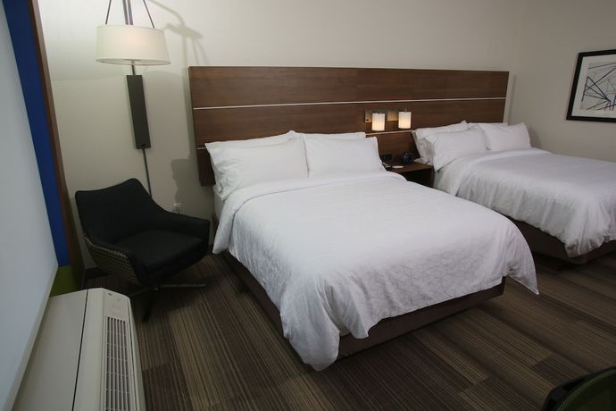 Imagen de la habitación del Hotel Holiday Inn Express and Suites Airport - Lincoln, An Ihg. Foto 6