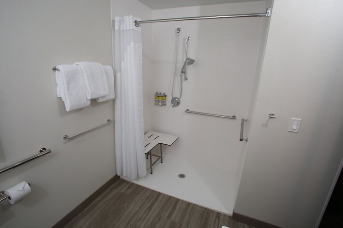 Imagen de la habitación del Hotel Holiday Inn Express and Suites Airport - Lincoln, An Ihg. Foto 11