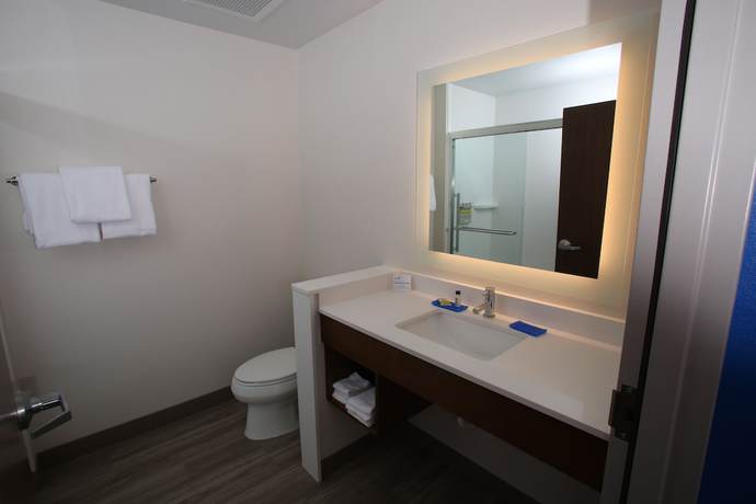 Imagen de la habitación del Hotel Holiday Inn Express and Suites Airport - Lincoln, An Ihg. Foto 16