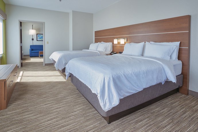 Imagen de la habitación del Hotel Holiday Inn Express and Suites Akron Regional Airport Area, an IHG. Foto 7