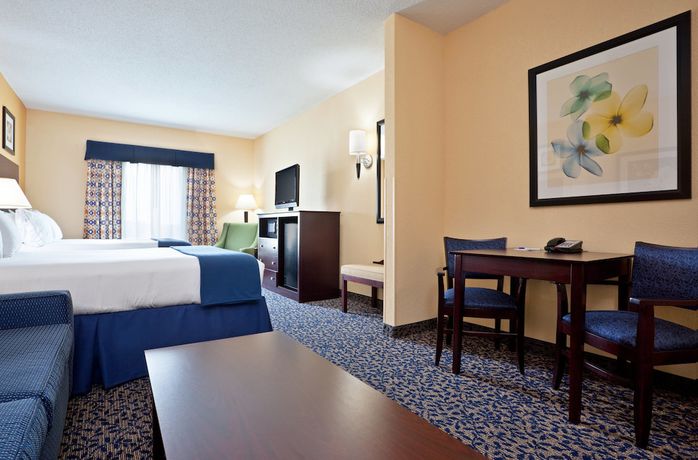 Imagen de la habitación del Hotel Holiday Inn Express and Suites Akron Regional Airport Area, an IHG. Foto 12