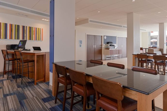 Imagen de los interiores del Hotel Holiday Inn Express and Suites Alachua - Gainesville Area, An Ihg. Foto 17