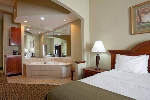 Imagen de la habitación del Hotel Holiday Inn Express and Suites Albermarle, An Ihg. Foto 9