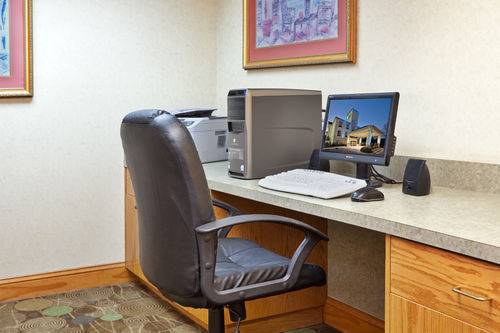 Imagen de la habitación del Hotel Holiday Inn Express and Suites Albermarle, An Ihg. Foto 11