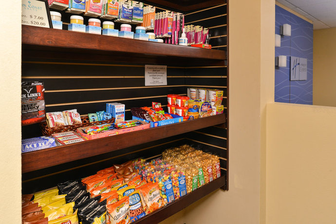 Imagen del bar/restaurante del Hotel Holiday Inn Express and Suites Albuquerque Historic Old Town, An Ihg. Foto 5