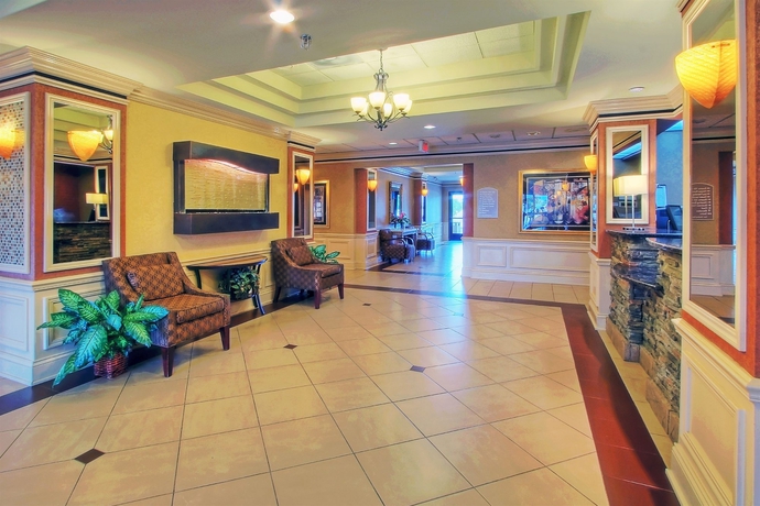 Imagen de los interiores del Hotel Holiday Inn Express and Suites Albuquerque Midtown. Foto 7