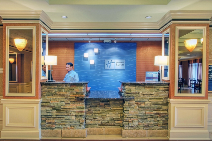 Imagen de los interiores del Hotel Holiday Inn Express and Suites Albuquerque Midtown. Foto 11