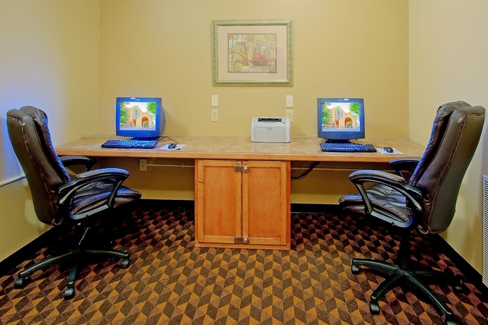 Imagen de los interiores del Hotel Holiday Inn Express and Suites Albuquerque Midtown. Foto 12