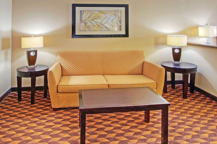 Imagen de los interiores del Hotel Holiday Inn Express and Suites Albuquerque Midtown. Foto 14