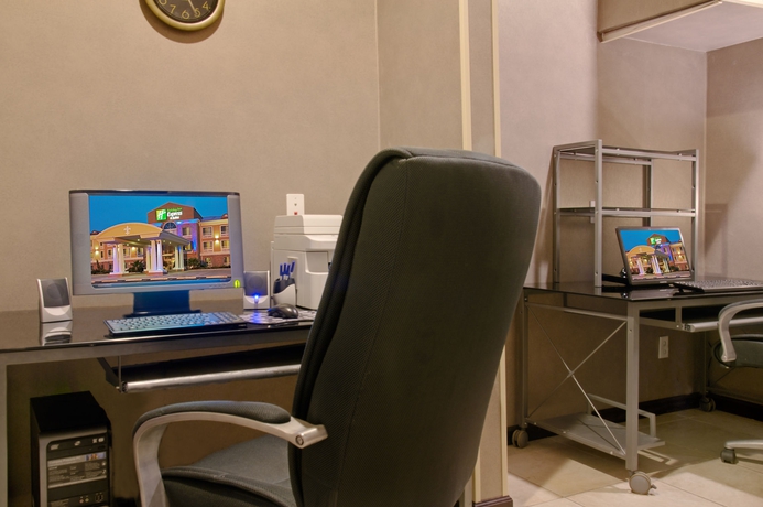 Imagen de los interiores del Hotel Holiday Inn Express and Suites Alexandria, An Ihg. Foto 10