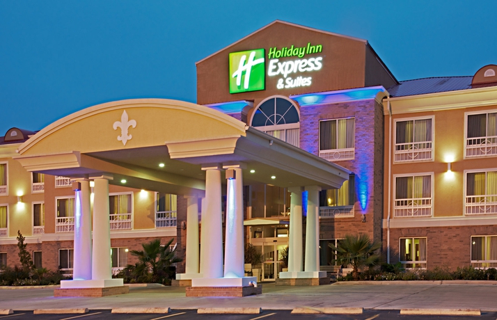 Imagen de los exteriores del Hotel Holiday Inn Express and Suites Alexandria, An Ihg. Foto 8
