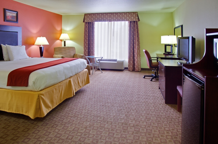 Imagen de la habitación del Hotel Holiday Inn Express and Suites Alexandria, An Ihg. Foto 3