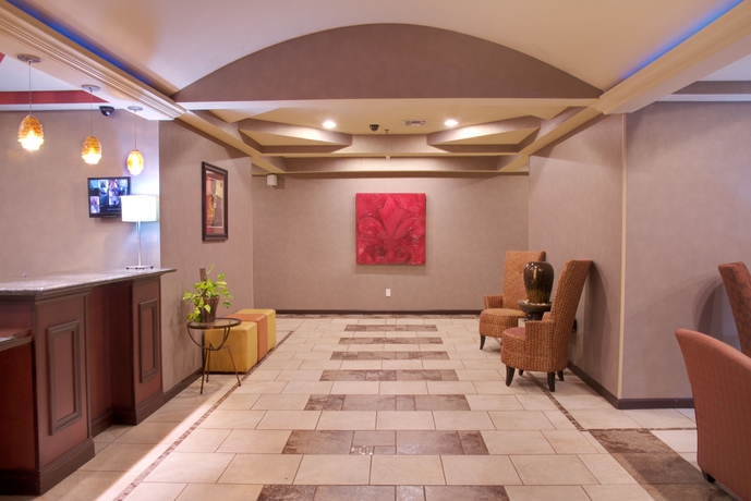 Imagen de los interiores del Hotel Holiday Inn Express and Suites Alexandria, An Ihg. Foto 11