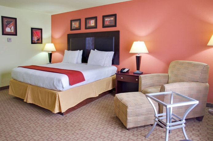 Imagen de la habitación del Hotel Holiday Inn Express and Suites Alexandria, An Ihg. Foto 6