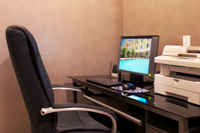 Imagen de los interiores del Hotel Holiday Inn Express and Suites Alexandria, An Ihg. Foto 13