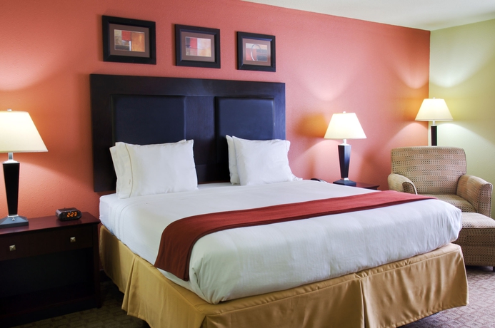 Imagen de la habitación del Hotel Holiday Inn Express and Suites Alexandria, An Ihg. Foto 7