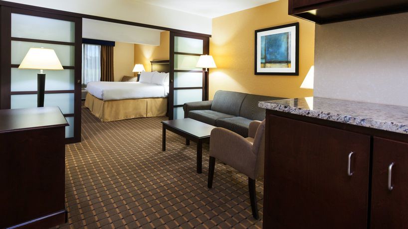 Imagen del bar/restaurante del Hotel Holiday Inn Express and Suites Allentown West, An Ihg. Foto 2
