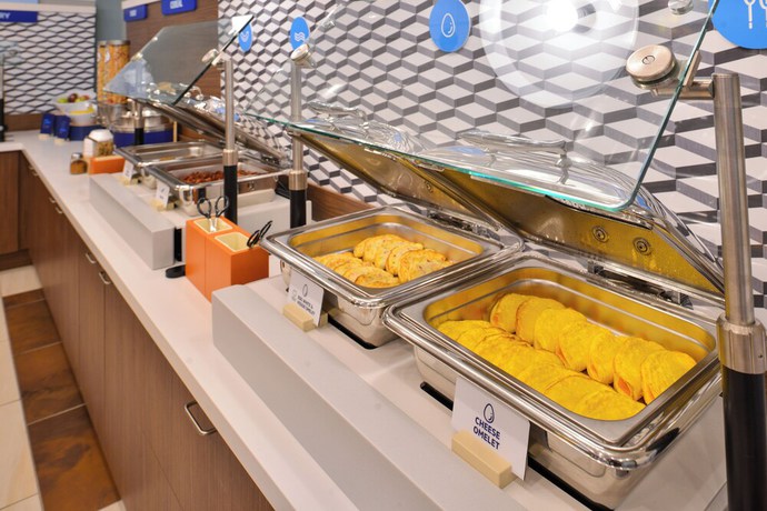 Imagen del bar/restaurante del Hotel Holiday Inn Express and Suites Alton St Louis Area, an IHG. Foto 4