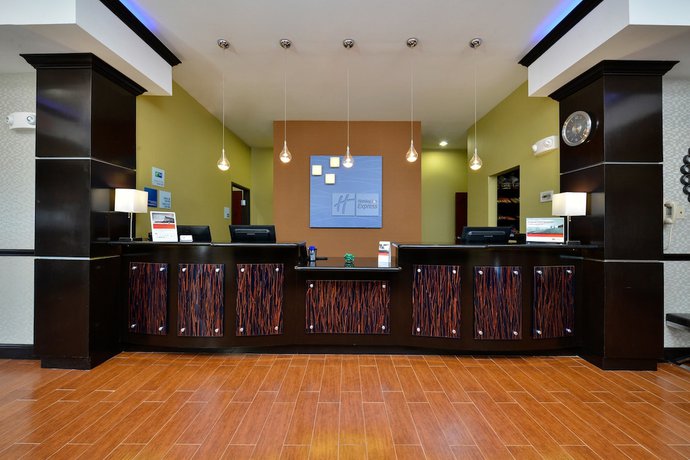 Imagen del bar/restaurante del Hotel Holiday Inn Express and Suites Alva, an IHG. Foto 2