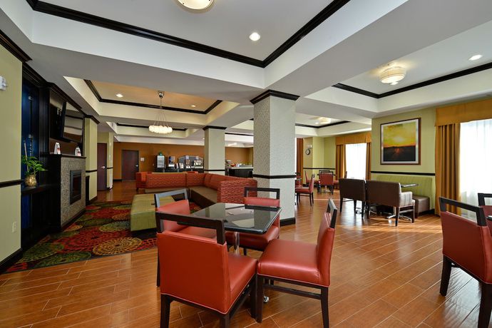 Imagen del bar/restaurante del Hotel Holiday Inn Express and Suites Alva, an IHG. Foto 4