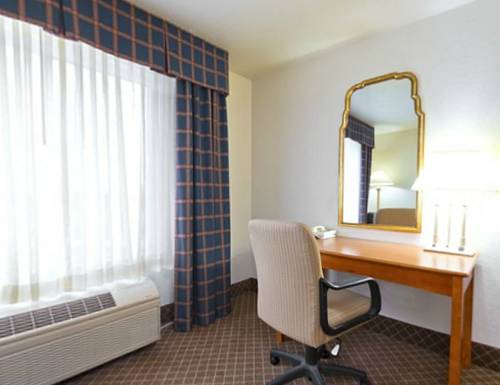 Imagen de la habitación del Hotel Holiday Inn Express and Suites Ames, An Ihg. Foto 7