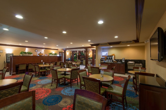 Imagen de los interiores del Hotel Holiday Inn Express and Suites Asheville Sw - Outlet Ctr Area. Foto 14