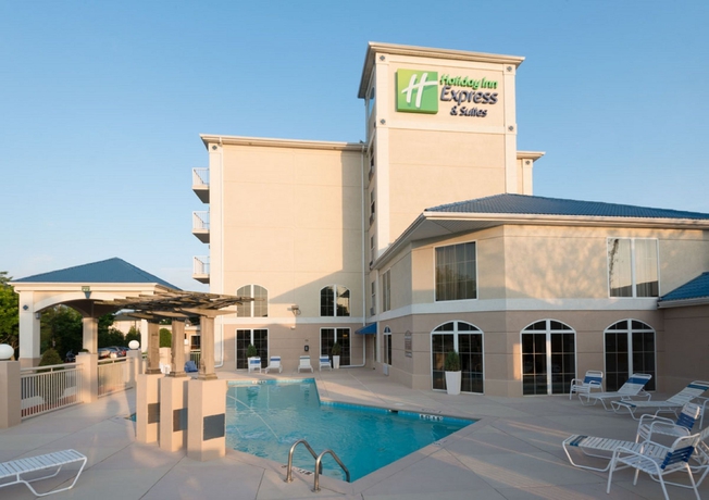 Imagen de los exteriores del Hotel Holiday Inn Express and Suites Asheville Sw - Outlet Ctr Area. Foto 10