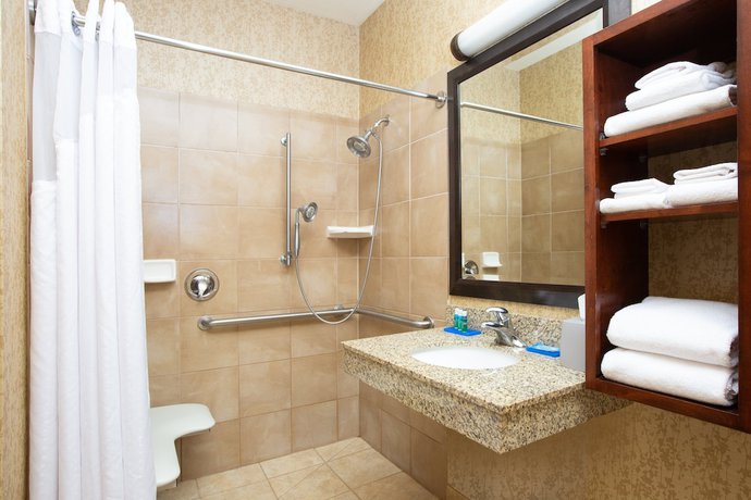Imagen de la habitación del Hotel Holiday Inn Express and Suites Astoria, An Ihg. Foto 4