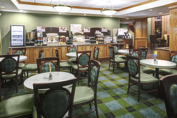 Imagen del bar/restaurante del Hotel Holiday Inn Express and Suites Atlanta Buckhead, An Ihg. Foto 3