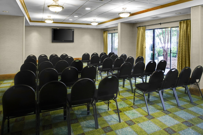 Imagen de los interiores del Hotel Holiday Inn Express and Suites Atlanta Buckhead, An Ihg. Foto 13