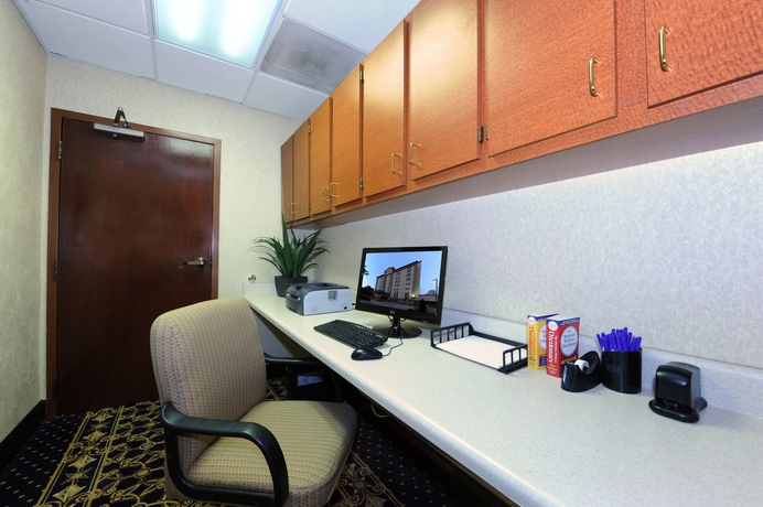 Imagen de los interiores del Hotel Holiday Inn Express and Suites Atlanta N-perimeter Mall Area. Foto 9