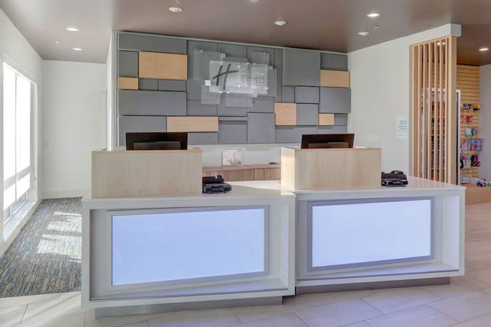 Imagen de los interiores del Hotel Holiday Inn Express and Suites Auburn Downtown, an IHG. Foto 18