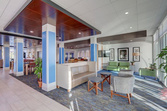 Imagen de los interiores del Hotel Holiday Inn Express and Suites Auburn Downtown, an IHG. Foto 19