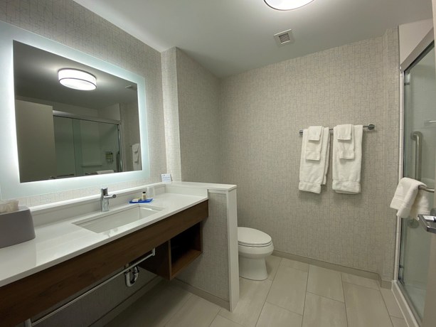 Imagen de la habitación del Hotel Holiday Inn Express and Suites Aurora, An Ihg. Foto 3