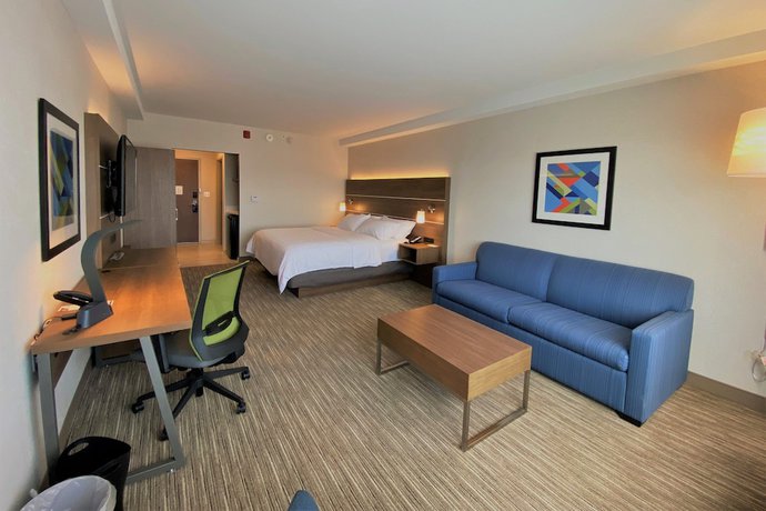 Imagen de la habitación del Hotel Holiday Inn Express and Suites Aurora, An Ihg. Foto 13