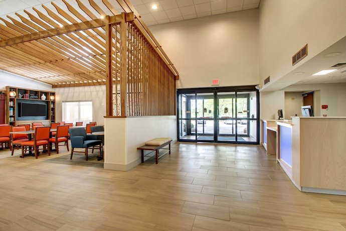 Imagen de los interiores del Hotel Holiday Inn Express and Suites Aurora - Naperville, An Ihg. Foto 17
