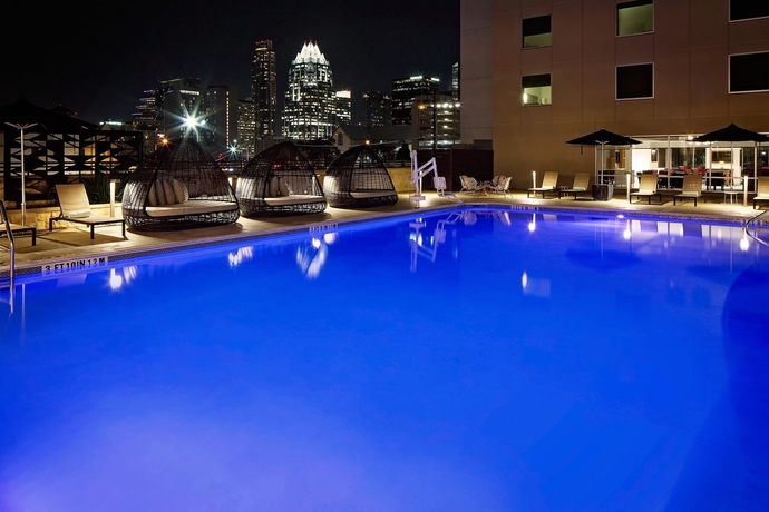 Imagen de la piscina del Hotel Holiday Inn Express and Suites Austin Downtown - University, An Ihg. Foto 18