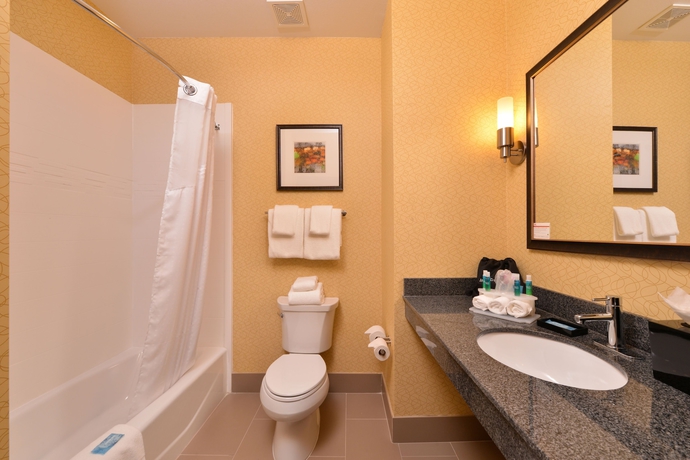 Imagen de la habitación del Hotel Holiday Inn Express and Suites Bakersfield Airport, An Ihg. Foto 5