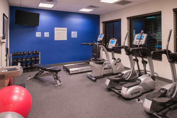 Imagen de los interiores del Hotel Holiday Inn Express and Suites Bakersfield Airport, An Ihg. Foto 12