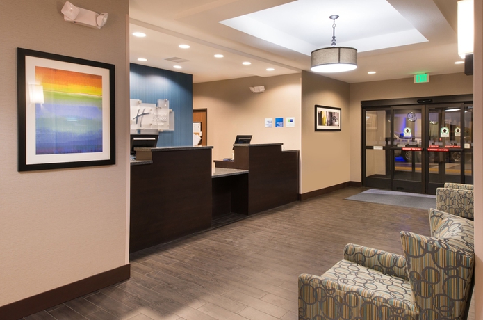 Imagen de los interiores del Hotel Holiday Inn Express and Suites Bakersfield Airport, An Ihg. Foto 14